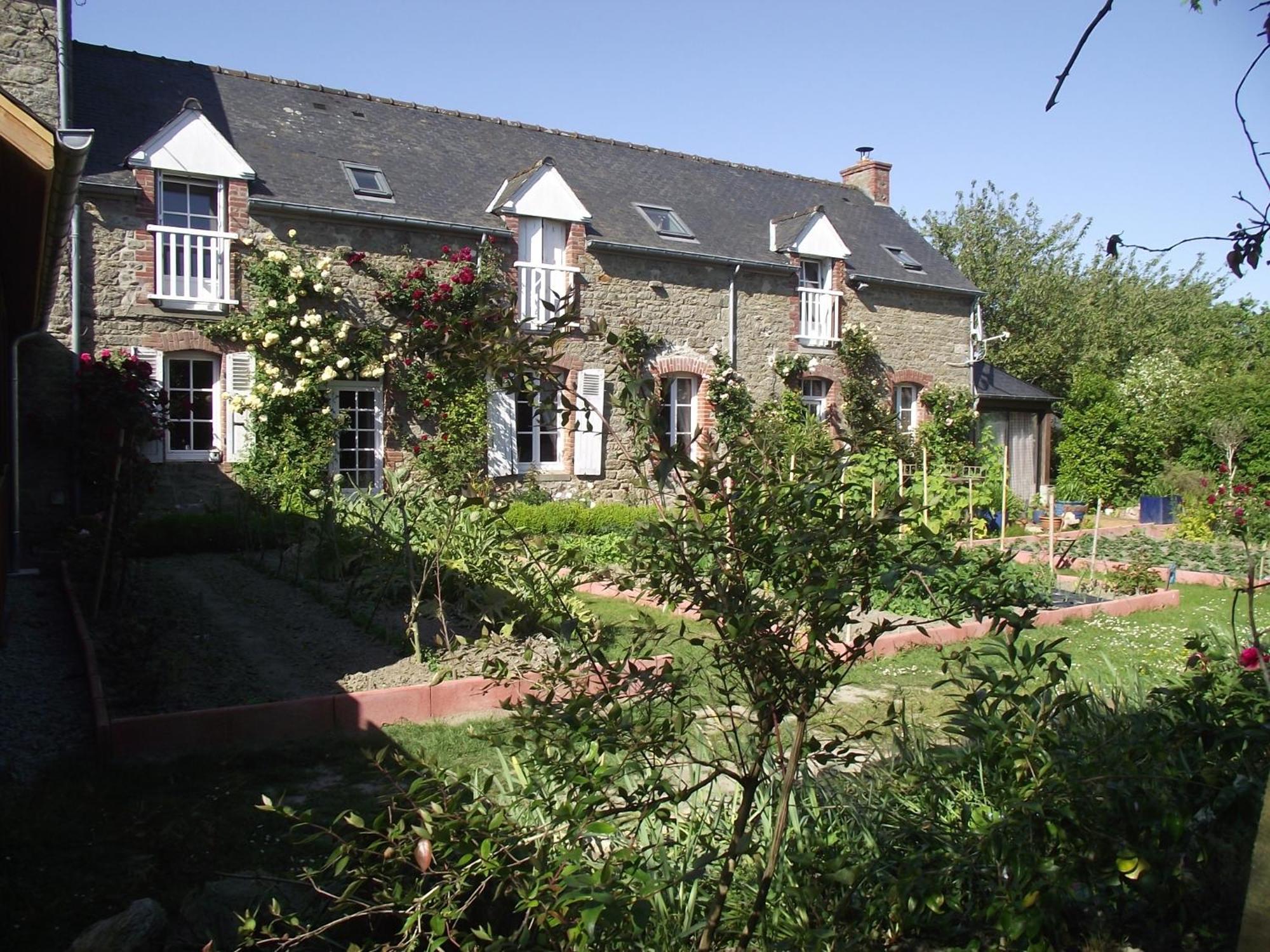 Chambres D'Hotes Le Clos D'Enhaut Dinard Exterior photo